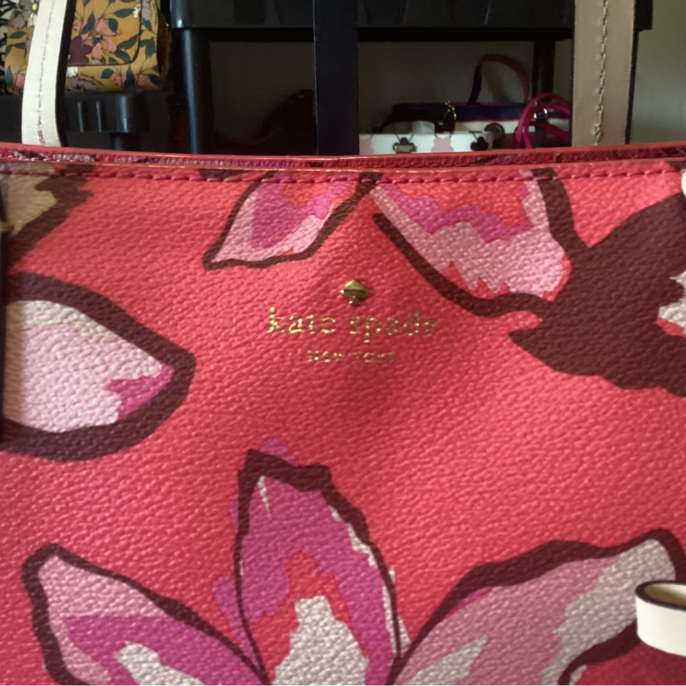 Kate Spade pink floral tote in Saffiano leather inside and out with silver spade - Picture 3 of 11